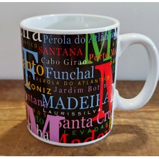 Caneca com os nomes de locais da Madeira